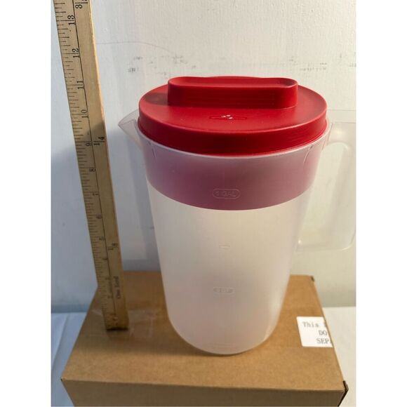 Rubbermaid 1 gal jug pitcher red lid replacement - Picture 2 of 6